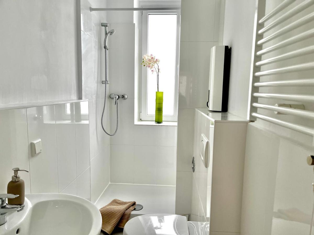 Design Apartment - Parking - Kingsize-Bett - 2X Bad - Zentrum Hanóver Exterior foto
